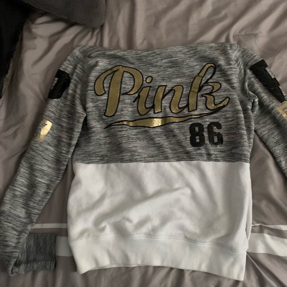 PINK hoodie looks brand new